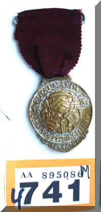 4741a.jpg (257455 bytes)
